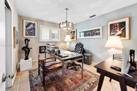 House in Coral Gables, Florida 4 bedrooms, 204.01 sq.m. № 1711925 - photo 25