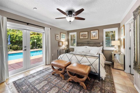 House in Coral Gables, Florida 4 bedrooms, 204.01 sq.m. № 1711925 - photo 16