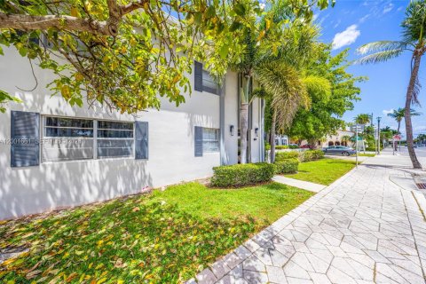Propiedad comercial en venta en Lake Worth, Florida № 2074977 - foto 6