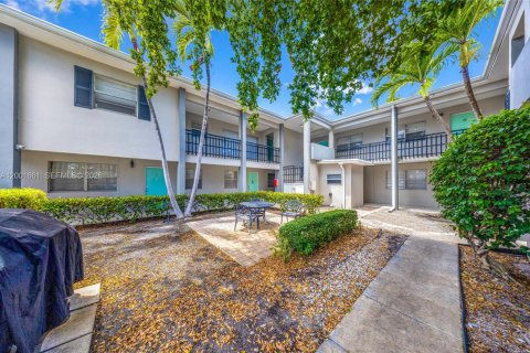 Propiedad comercial en Lake Worth, Florida № 2074977
