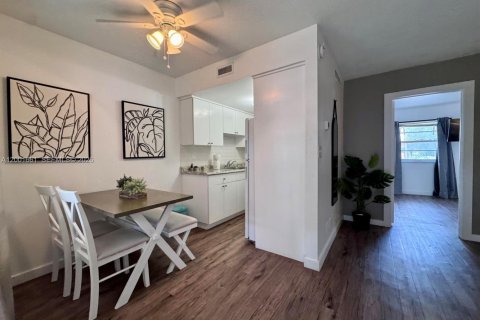 Propiedad comercial en venta en Lake Worth, Florida № 2074977 - foto 8