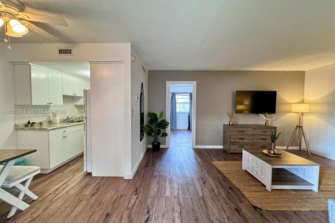 Propiedad comercial en venta en Lake Worth, Florida № 2074977 - foto 13