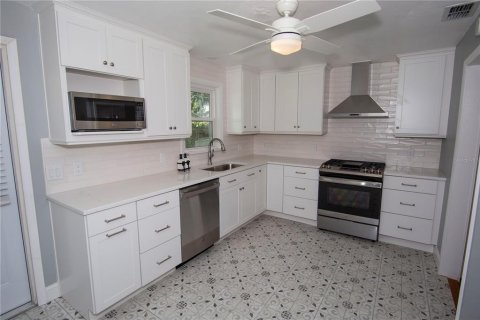 Casa en alquiler en Orlando, Florida, 2 dormitorios, 107.3 m2 № 1833207 - foto 15