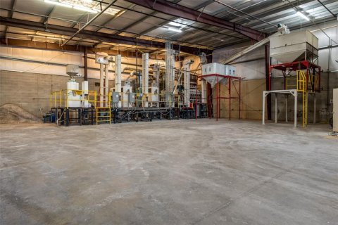 Commercial property in Kissimmee, Florida 2341.14 sq.m. № 2235343 - photo 10