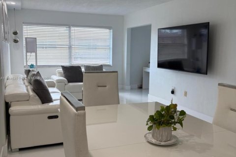 Condominio en venta en Miami, Florida, 1 dormitorio, 65.77 m2 № 2034715 - foto 3