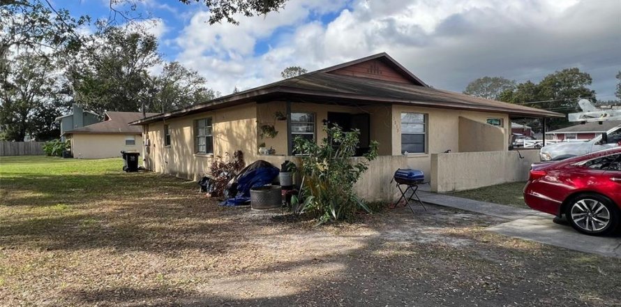 Commercial property in Lakeland, Florida 207.36 sq.m. № 1518018