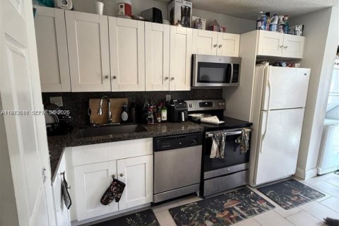 Adosado en venta en Miami Gardens, Florida, 3 dormitorios, 105.91 m2 № 2033312 - foto 2