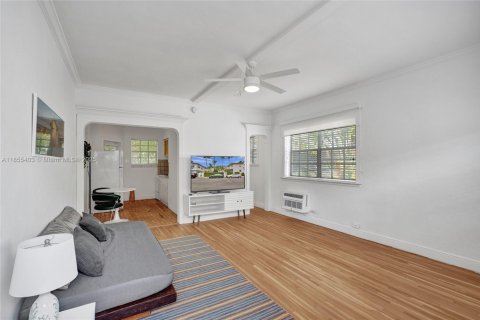 Condo in Miami Beach, Florida  № 1875083 - photo 2