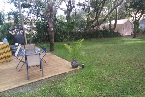House in North Miami, Florida 2 bedrooms, 78.04 sq.m. № 1703960 - photo 25