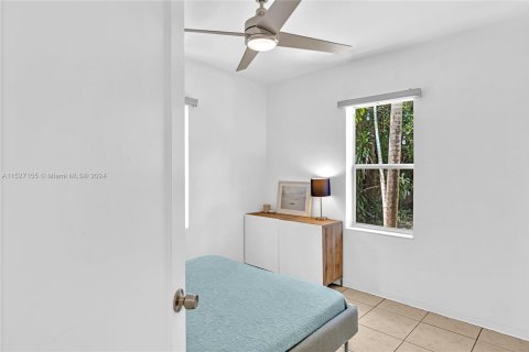 House in North Miami, Florida 2 bedrooms, 78.04 sq.m. № 1703960 - photo 26