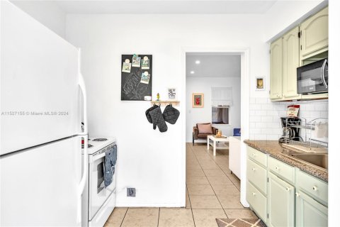 House in North Miami, Florida 2 bedrooms, 78.04 sq.m. № 1703960 - photo 29