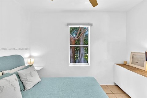 House in North Miami, Florida 2 bedrooms, 78.04 sq.m. № 1703960 - photo 10