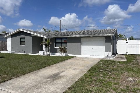 Casa en venta en Holiday, Florida, 2 dormitorios, 95.5 m2 № 1793536 - foto 4