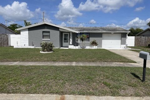 Casa en venta en Holiday, Florida, 2 dormitorios, 95.5 m2 № 1793536 - foto 1
