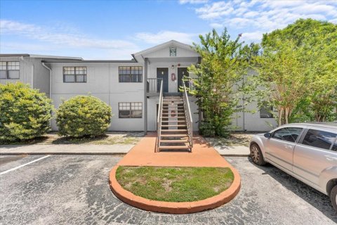 Condominio en Tampa, Florida, 2 dormitorios  № 2212101