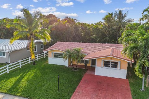 House in Hollywood, Florida 3 bedrooms, 133.69 sq.m. № 1955854 - photo 3