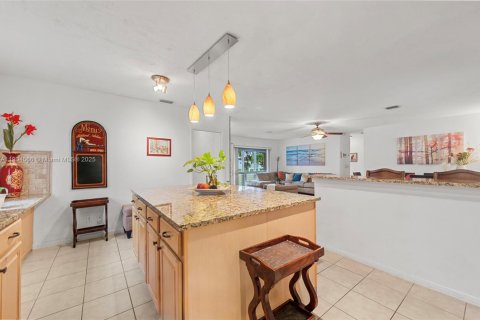 House in Hollywood, Florida 3 bedrooms, 133.69 sq.m. № 1955854 - photo 16