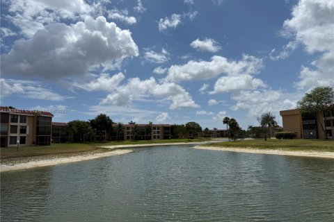 Condominio en venta en Margate, Florida, 2 dormitorios, 101.26 m2 № 1796388 - foto 17