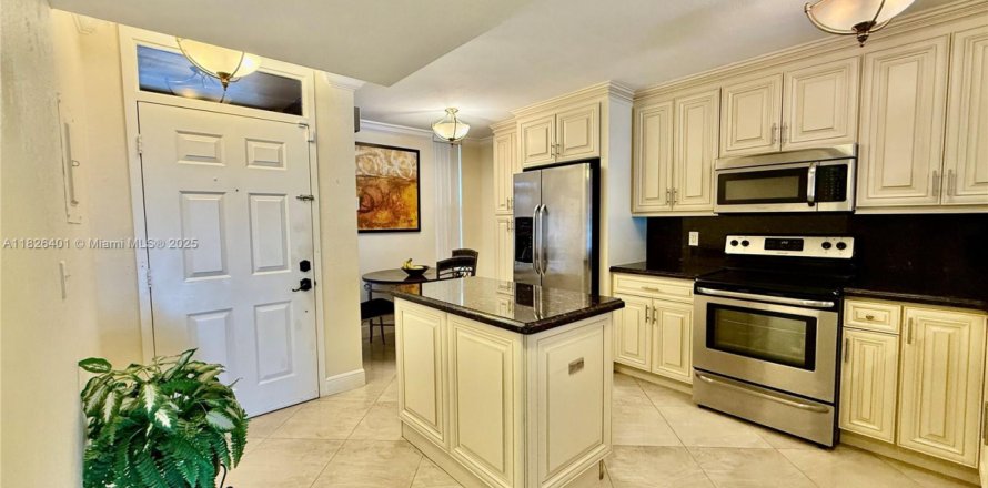 Condominio en Margate, Florida, 2 dormitorios № 1796388