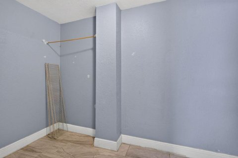 Villa ou maison à vendre à Palm Bay, Floride: 3 chambres, 157.93 m2 № 2435475 - photo 25