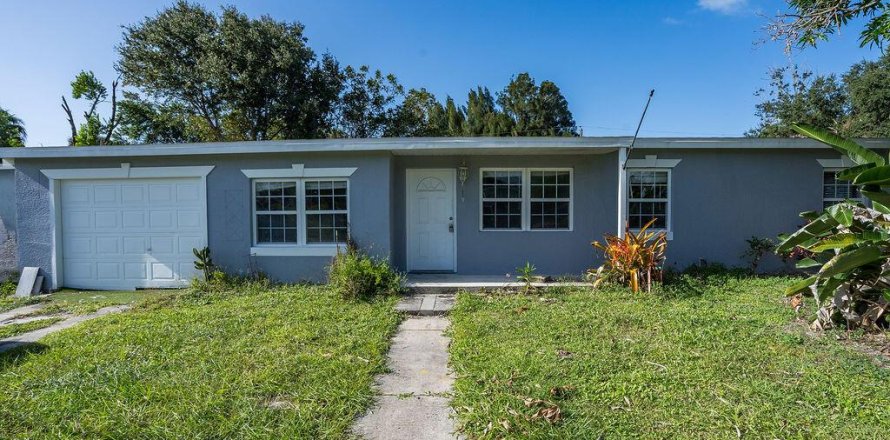 Villa ou maison à Palm Bay, Floride 3 chambres, 157.93 m2 № 2435475