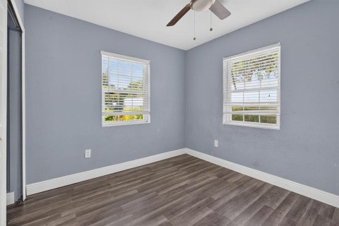 Villa ou maison à vendre à Palm Bay, Floride: 3 chambres, 157.93 m2 № 2435475 - photo 29