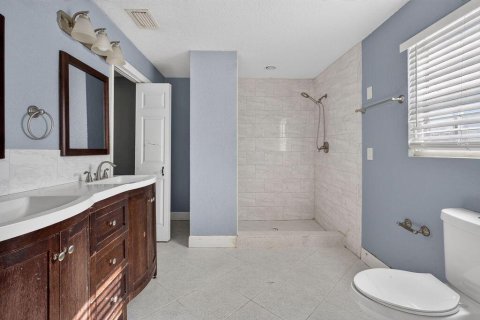 Villa ou maison à vendre à Palm Bay, Floride: 3 chambres, 157.93 m2 № 2435475 - photo 23