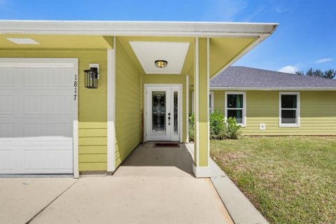 House in Port St. Lucie, Florida 3 bedrooms, 136.94 sq.m. № 2389922 - photo 3