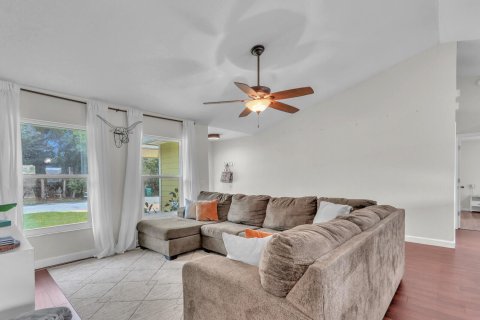 House in Port St. Lucie, Florida 3 bedrooms, 136.94 sq.m. № 2389922 - photo 7