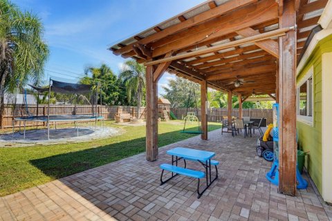 House in Port St. Lucie, Florida 3 bedrooms, 136.94 sq.m. № 2389922 - photo 28
