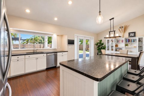 House in Port St. Lucie, Florida 3 bedrooms, 136.94 sq.m. № 2389922 - photo 14