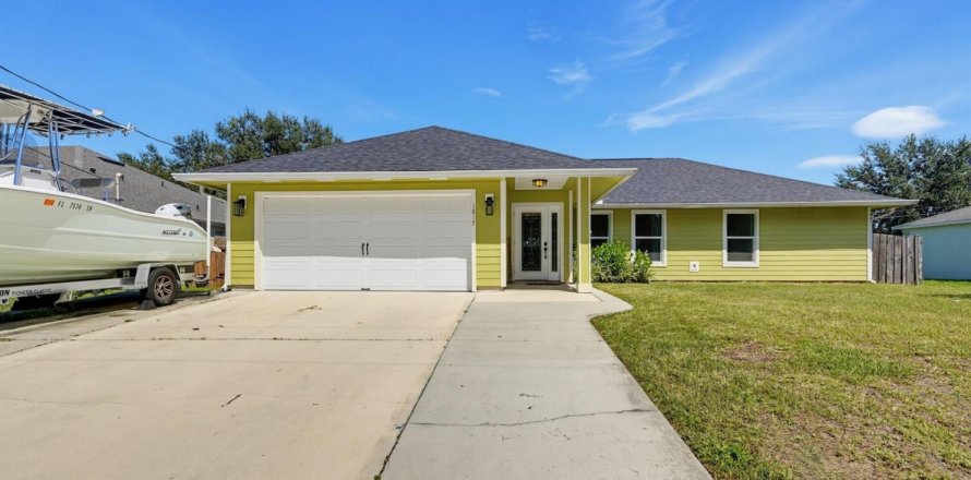 House in Port St. Lucie, Florida 3 bedrooms, 136.94 sq.m. № 2389922