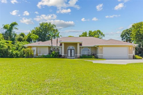 Villa ou maison à vendre à Cocoa, Floride: 4 chambres, 236.99 m2 № 2238077 - photo 2