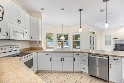 Villa ou maison à vendre à Cocoa, Floride: 4 chambres, 236.99 m2 № 2238077 - photo 9