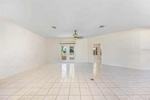 Villa ou maison à vendre à Cocoa, Floride: 4 chambres, 236.99 m2 № 2238077 - photo 22
