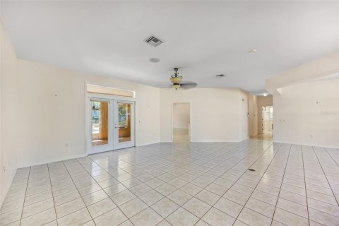 Villa ou maison à vendre à Cocoa, Floride: 4 chambres, 236.99 m2 № 2238077 - photo 18