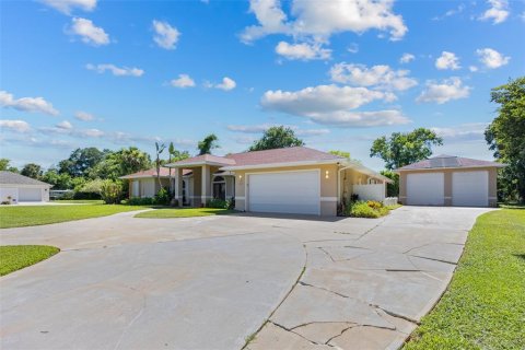 Villa ou maison à vendre à Cocoa, Floride: 4 chambres, 236.99 m2 № 2238077 - photo 3
