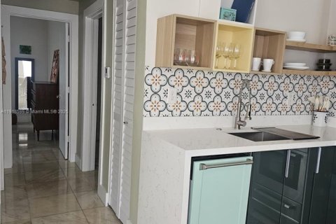 Copropriété à vendre à Miami Beach, Floride: 2 chambres, 56.48 m2 № 2017094 - photo 10