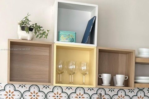 Copropriété à vendre à Miami Beach, Floride: 2 chambres, 56.48 m2 № 2017094 - photo 11