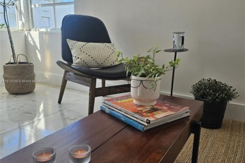 Copropriété à vendre à Miami Beach, Floride: 2 chambres, 56.48 m2 № 2017094 - photo 8