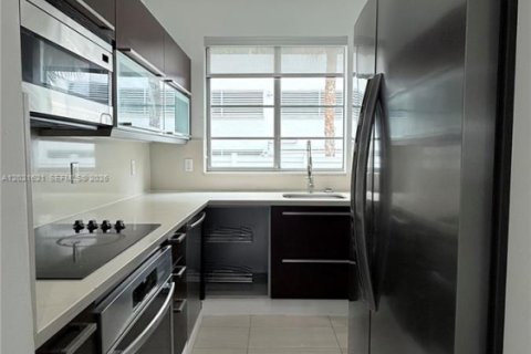 Condo in Miami Beach, Florida, 2 bedrooms № 2077639 - photo 6