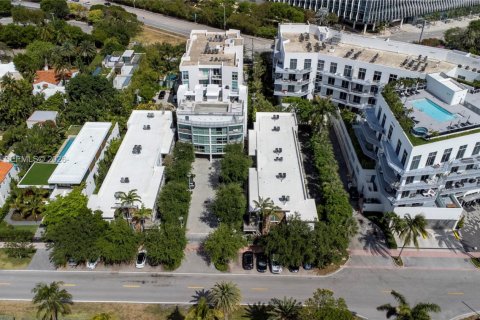 Condo in Miami Beach, Florida, 2 bedrooms  № 2077639