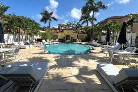 Снять в аренду таунхаус в Бока-Ратон, Флорида 4 спальни, 232.35м2, № 1949343 - фото 16