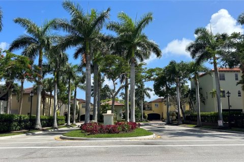 Снять в аренду таунхаус в Бока-Ратон, Флорида 4 спальни, 232.35м2, № 1949343 - фото 13