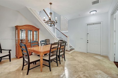 Снять в аренду таунхаус в Бока-Ратон, Флорида 4 спальни, 232.35м2, № 1949343 - фото 24