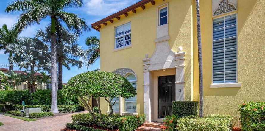 Таунхаус в Бока-Ратон, Флорида 4 спальни, 232.35м2 № 1949343