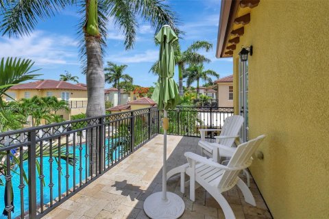 Снять в аренду таунхаус в Бока-Ратон, Флорида 4 спальни, 232.35м2, № 1949343 - фото 6