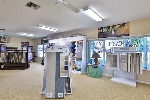 Commercial property in Bunnell, Florida 278.71 sq.m. № 2206419 - photo 11
