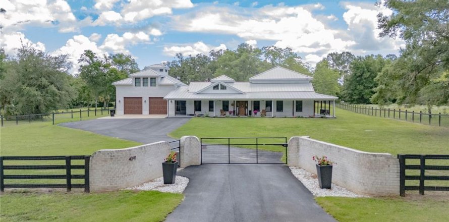 House in Williston, Florida 6 bedrooms, 338.81 sq.m. № 1687830