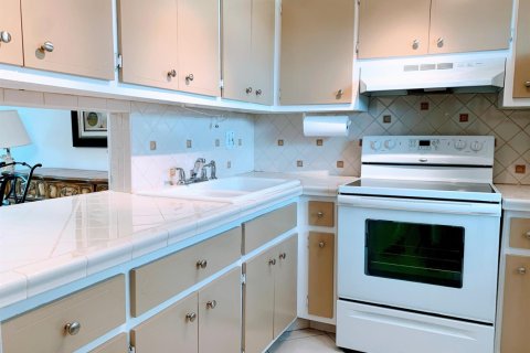 Condo in Lauderdale Lakes, Florida, 1 bedroom № 2261460 - photo 9